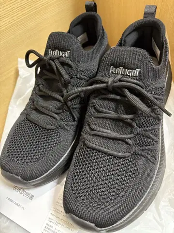 FLATLIGHT 블랙 스니커즈