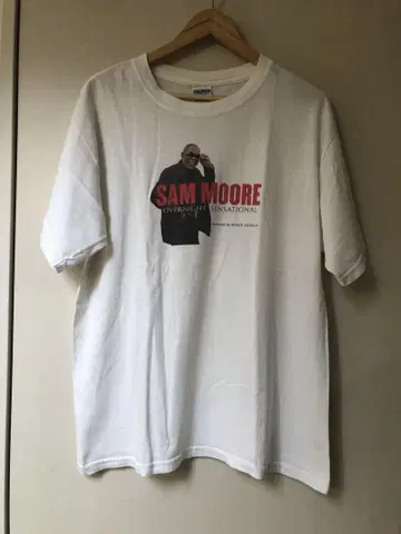 SAM MOORE 티셔츠 GILDAN