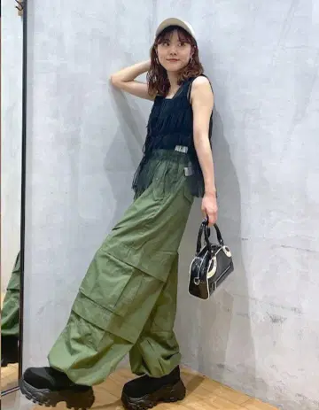 PAGEBOY 파라슈트 팬츠 카키색 F 사이즈