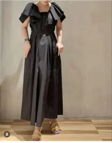 ELENDEEK PLEATS & FLARE SL OP 블랙 01 사이즈