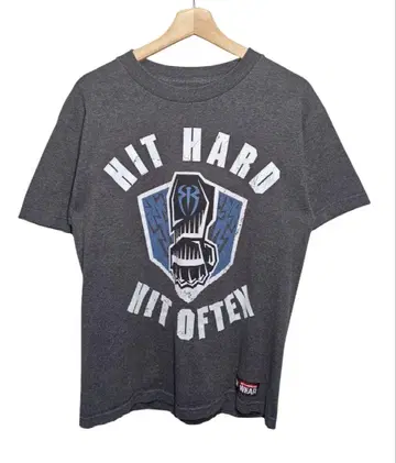 WWE 로만 레인즈 'HIT HARD HIT OFTEN' 티셔츠