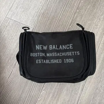 NEW BALANCE 블랙 백