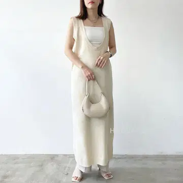 슬리브리스 롱 원피스 아이보리 스펀지 니트 원피스