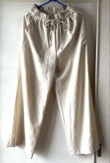 myu 샤라락 에어리 와이드 팬츠 라이트 베이지 새상품