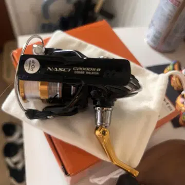 SHIMANO NASCI C2000S-B 스피닝 릴