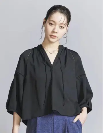BEAUTY&YOUTH V넥 볼륨 슬리브 상의