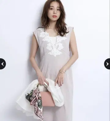 JUSGLITTY 레이스 V넥 점프스커트 저스길리티