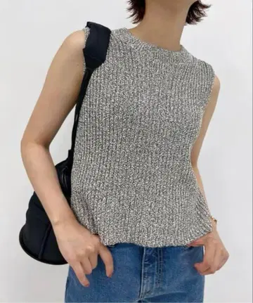 Spick and Span 스픽 앤 스팬 믹스 얀 크롭 니트