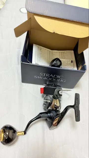 24 STRADIC SW 4000HG 낚시릴