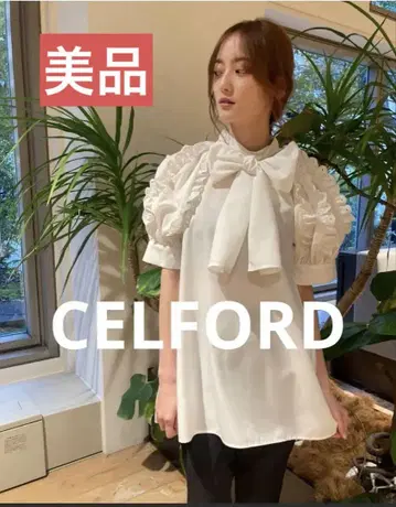 새상품급 리본 블라우스 반팔 퍼프 슬리브 화이트 셔츠 프릴 화이트