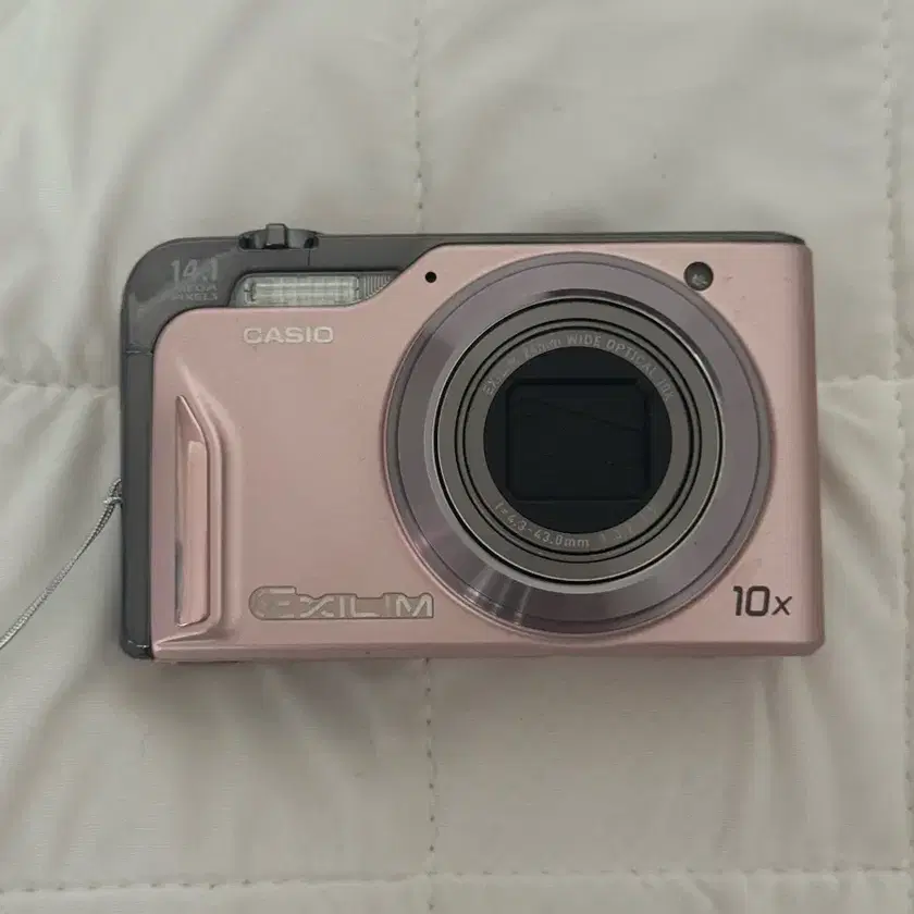 Casio Xlim ex-h15 Pink Digital Camera chuu Digital Camera on