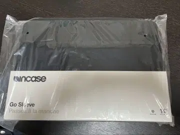 Incase Go SleeveFor Up to 14 Laptop