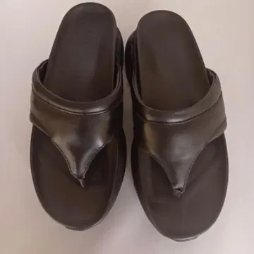 ZARA Vibram 밑창 블랙 가죽 샌들 26cm