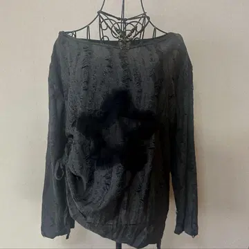 y2k grunge 00s damage star tops