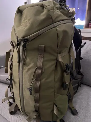 새상품급 MYSTERY RANCH TERRAFRAME 3-ZIP 50