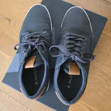 ALDO 블랙 레이스업 스니커즈