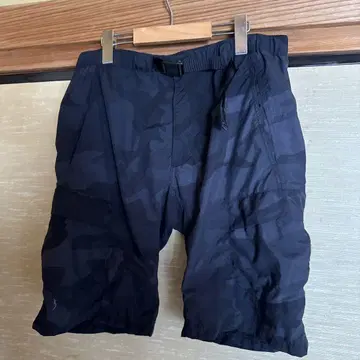 THE NORTH FACE 블랙 카모플라쥬 숏팬츠 XL