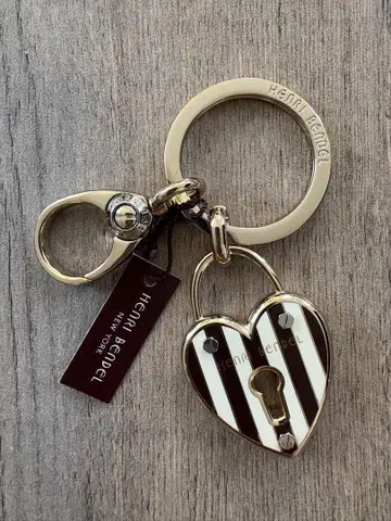 HENRI BENDEL 헨리벤델 키링