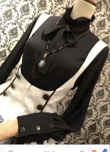 MIHO MATSUDA 블라우스 카림