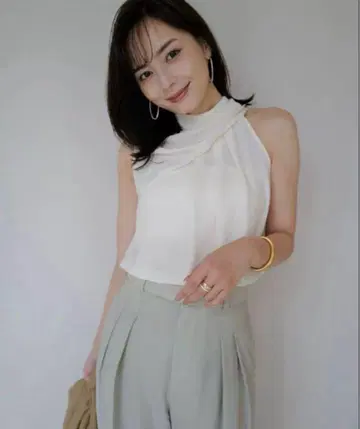 anuans 홀터 뉘앙스 넥 상의 아이보리