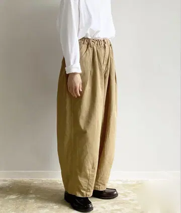 [새상품급] HARVESTY 서커스 팬츠 베이지 사이즈 1