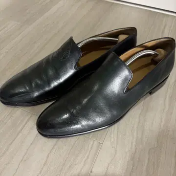 벨루티 블랙 가죽 슬립온 로퍼