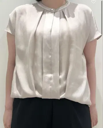 프렌치 슬리브 블라우스