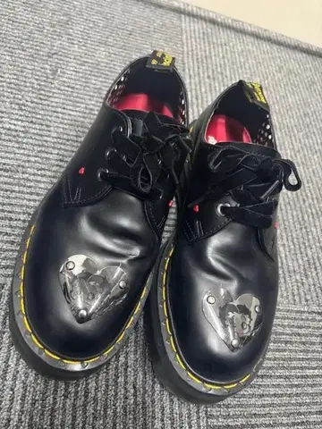 [ 한정판 모델 ] DR.MARTENS 베티 붑 콜라보 베티 천연 가죽