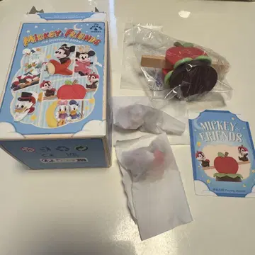 Mickey & Friends 칩과 데일