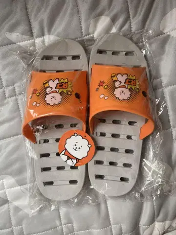 BT21 RJ 샌들