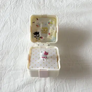산리오 유메큥 링 BOX 딸기신문 50주년 헬로키티