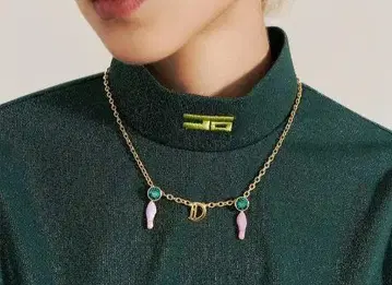 죠죠의 기묘한 모험 목걸이 파메오 포즈