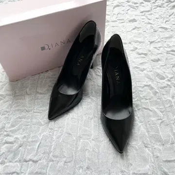 [새상품급] 다이애나 에나멜 펌프스 스틸레토 블랙 24cm