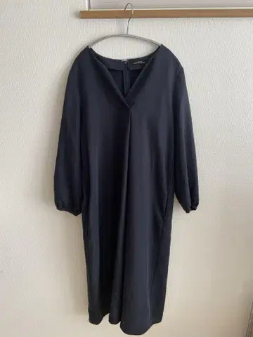 블랙 V넥 긴팔 원피스