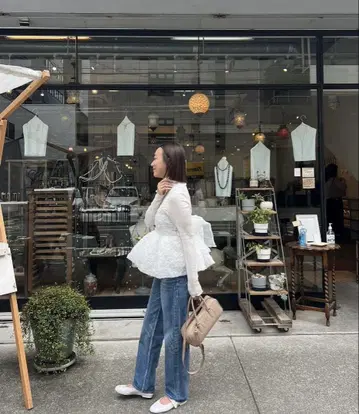 로지몬스터 로지 크레이지 오간자 프릴 상의 화이트