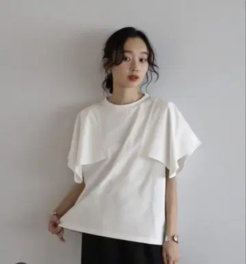 미사용 새상품! 화이트인데 비치지 않는 스퀘어 슬리브 T셔츠