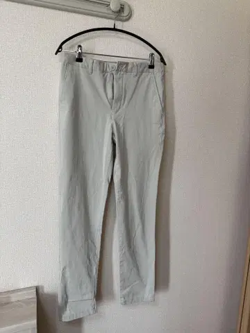 UNIQLO 슬림핏 치노 팬츠 라이트 그레이