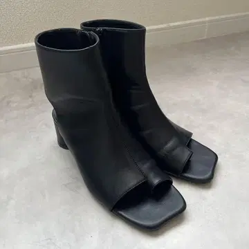 CAPRICIEUX LEMAGE 부츠 샌들 오픈토 가죽 부츠 블랙