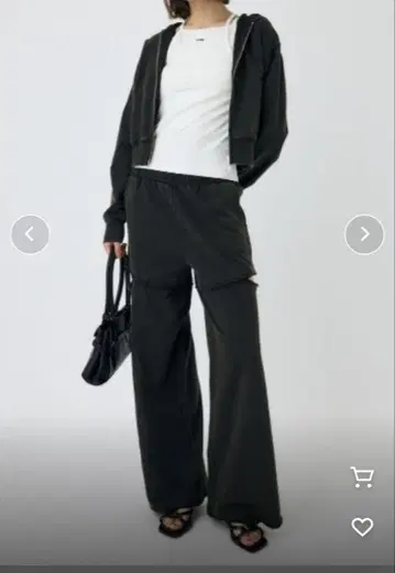 MOUSSY 블랙 스웨트 팬츠 컷 아웃 디자인