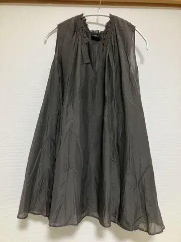 Spick & Span 슬리브리스 플레어 원피스 그레이
