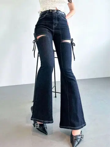[새상품] RESEXXY 컷 아웃 리본 데님 팬츠 L 인디고 블루