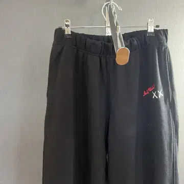 블랙 스웨트 팬츠 자수 로고