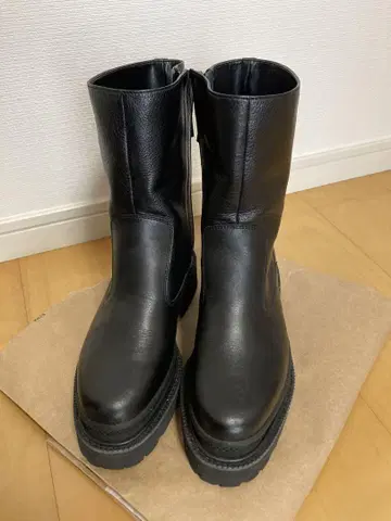 블랙 부츠 통굽