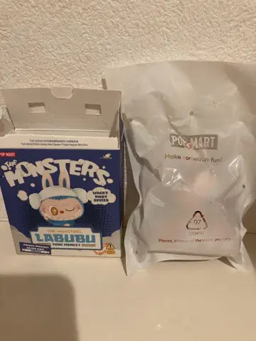 POPMART THE MONSTERS LABUBU 피규어 마그넷