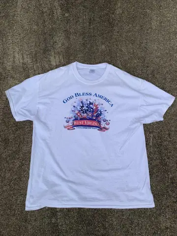 GILDAN XL 화이트 티셔츠 God Bless America