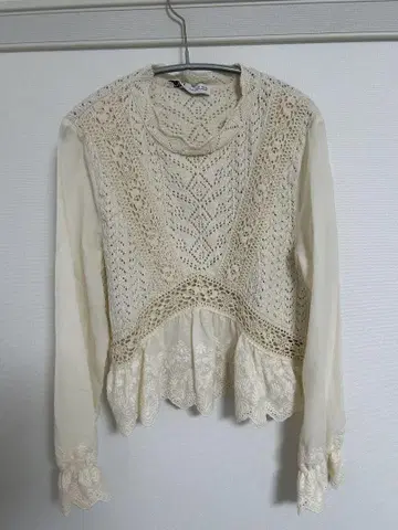 ZARA 아이보리 레이스 블라우스 S