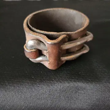 LYNCH SILVERSMITH 가죽 팔찌