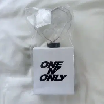 ONE N ONLY 원엔 하트 모양 응원봉 004