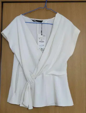 ZARA M 사이즈 화이트 아이보리 반팔