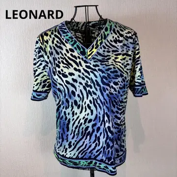 LEONARD 레오나르 M 레오파드 무늬 V넥 티셔츠 뒤 지퍼 있음